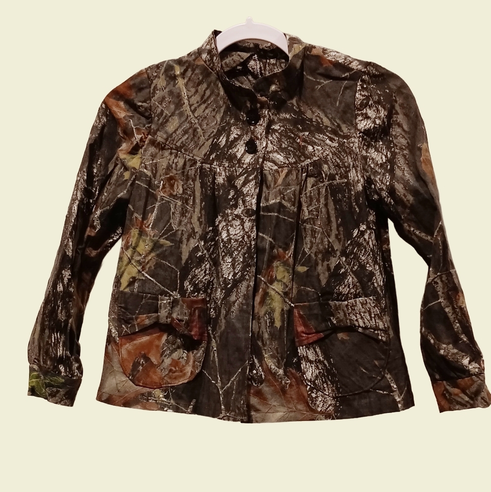 Handmade Girls Camo Overshirt/Cardigan Size: 6/7